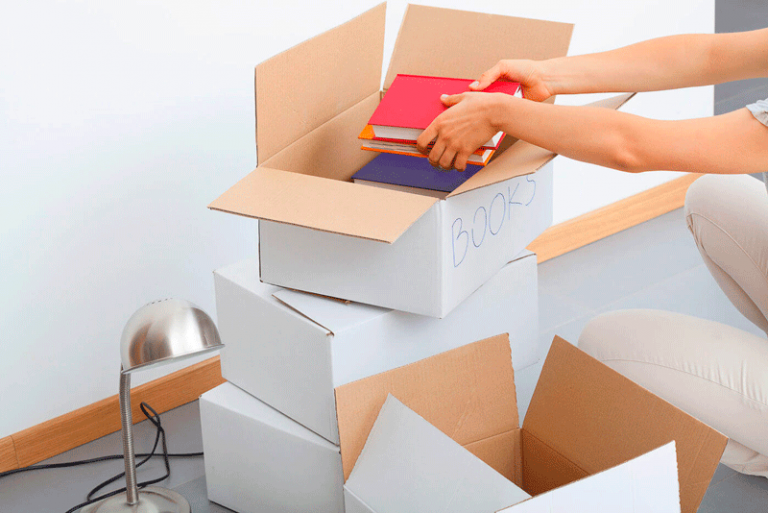 Guardar libros en un trastero: recomendaciones | El Baúl Mini Almacenes